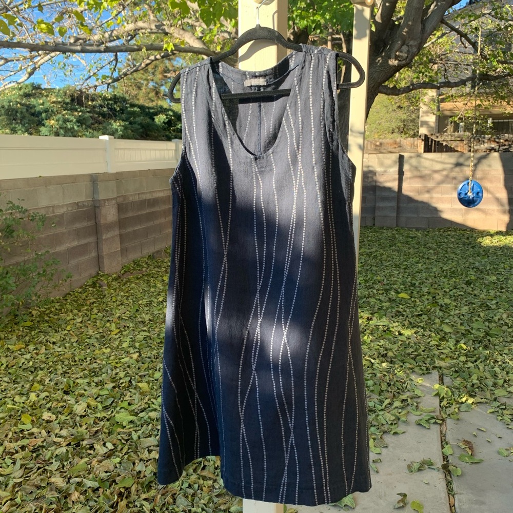 Sleeveless Navy V-Neck linen Shift Dress